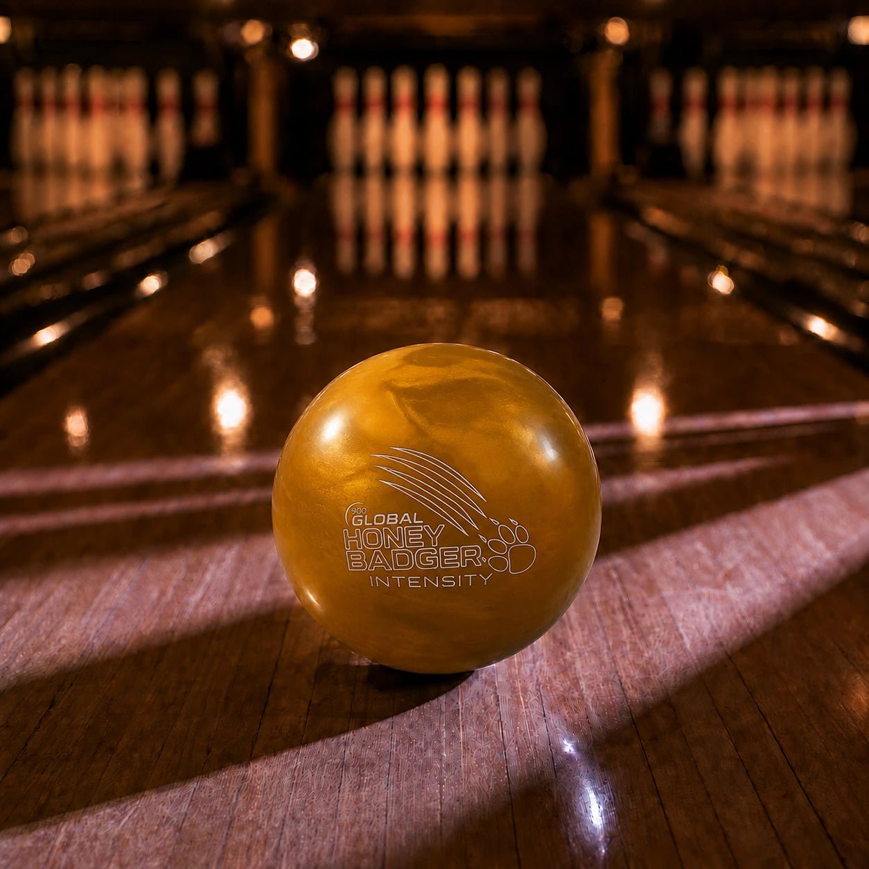 Boule 900 GLOBAL HONEY BADGER INTENSITY - Bowling Stars