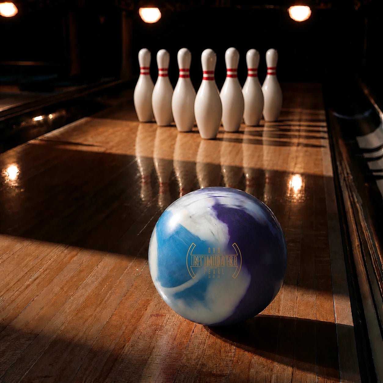 Boule INTIMIDATOR PEARL DV8 - Bowling Stars